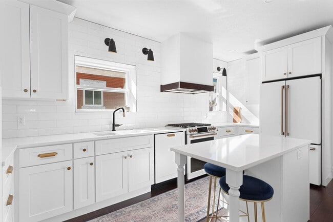 Building Photo - Sunny Two-Story Wash Park Bungalow