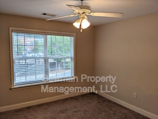 Building Photo - 460 S Barnett Shoals Rd