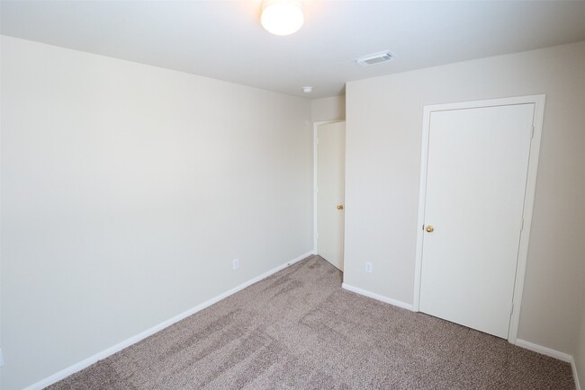 Building Photo - 6823 Arrowchase Ct