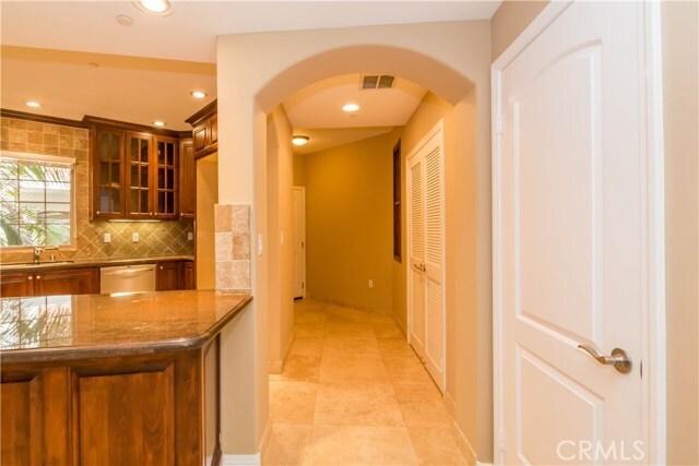 Building Photo - 4551 Coldwater Canyon Ave