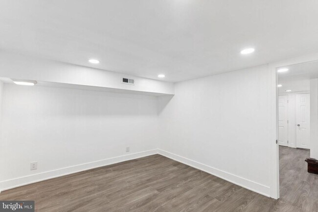 Building Photo - 807 N 42nd St