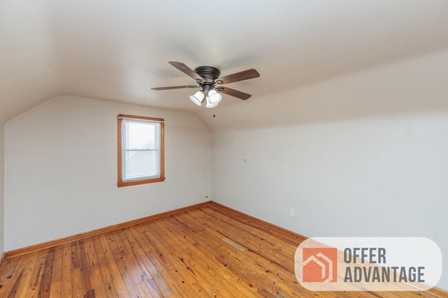 Building Photo - 3026 Torrington Ave