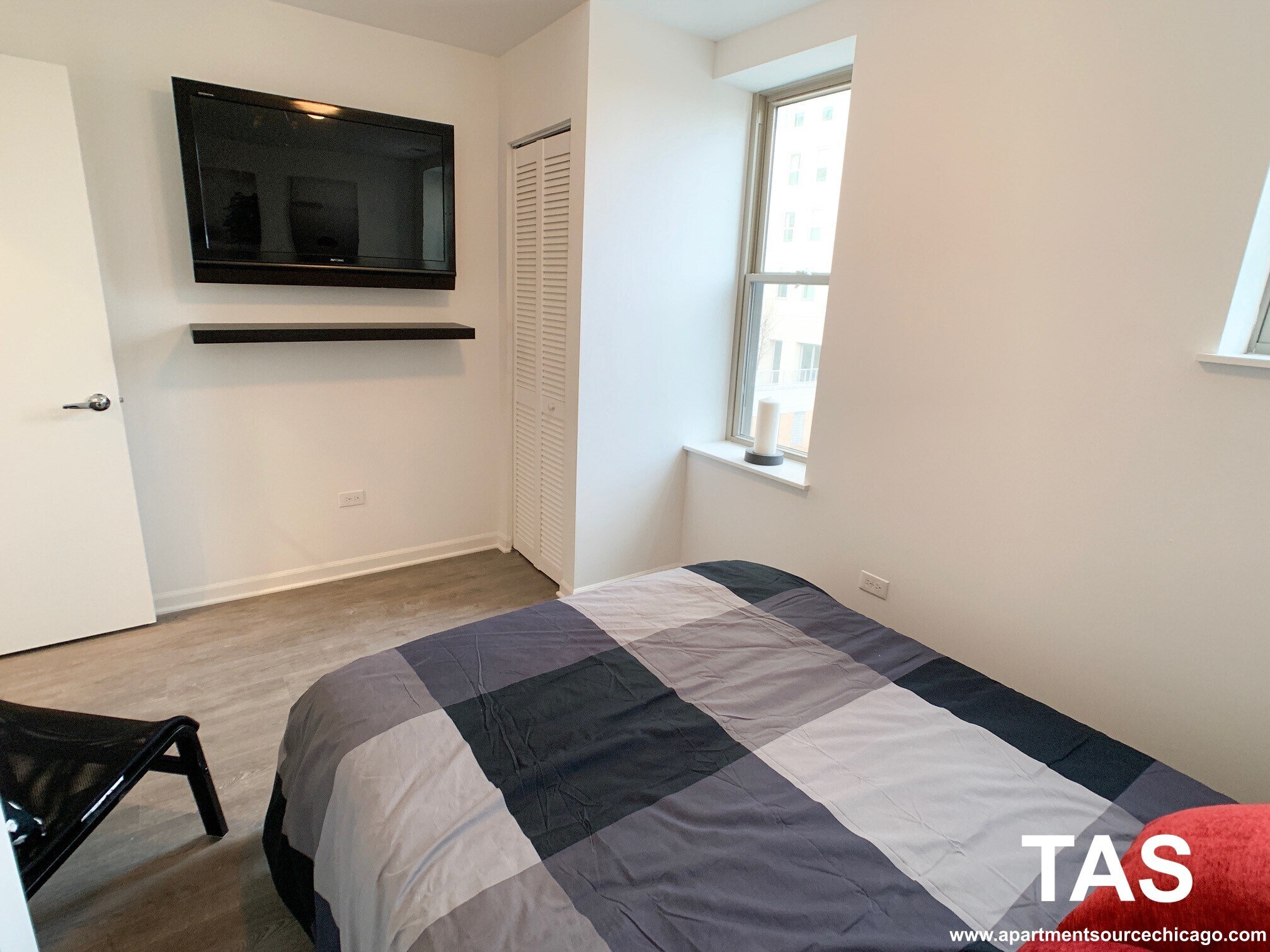 Building Photo - 900 W Winona St