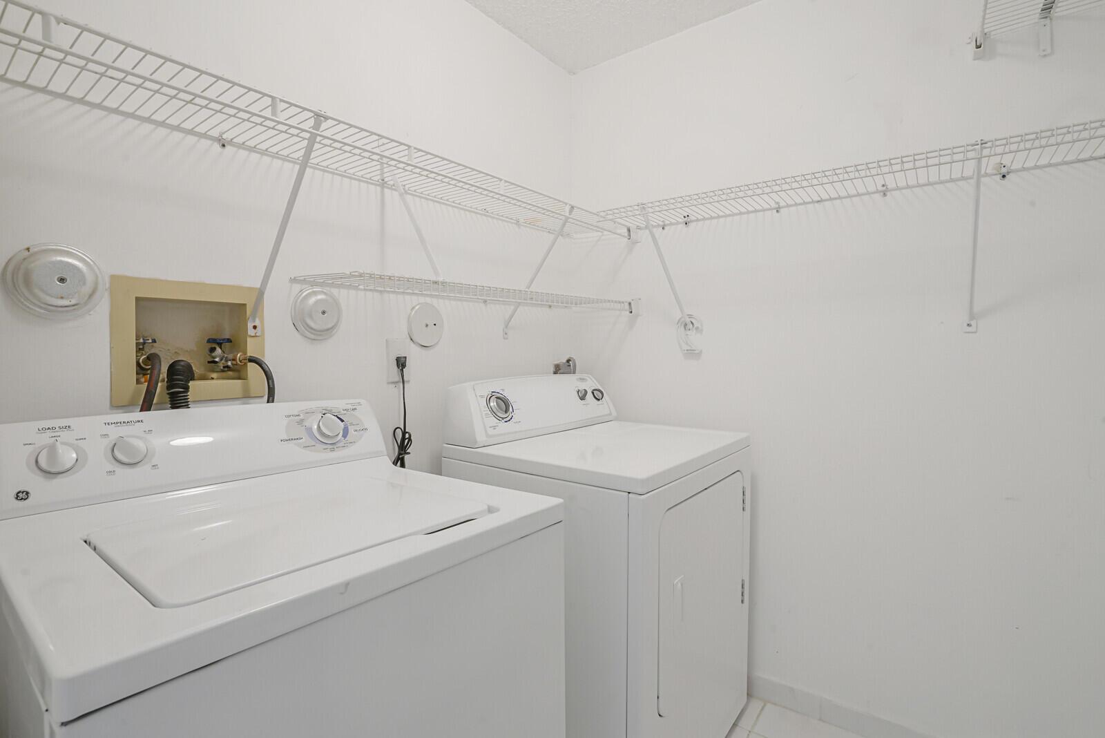 Building Photo - 401 SW 158th Ter