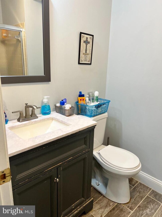 Building Photo - 6310 Bayberry Ct