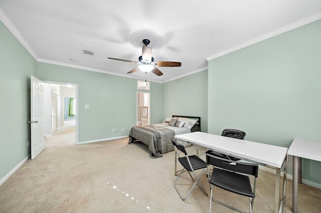 Building Photo - 90 McGowen St