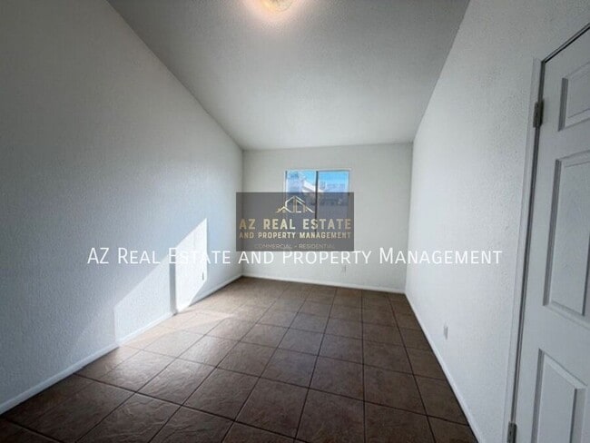 Building Photo - 5960 W Oregon Ave