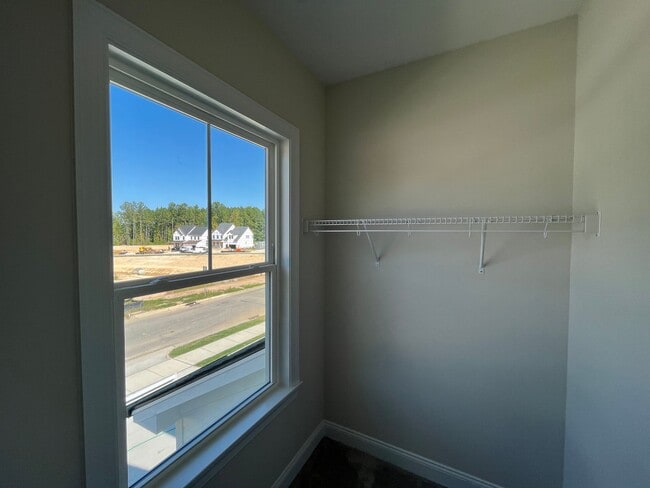 Building Photo - Stunning 5BD, 4.5BA Knightdale Home with Spacious Open Interior, Bonus Loft, and Modern Upgrades ...