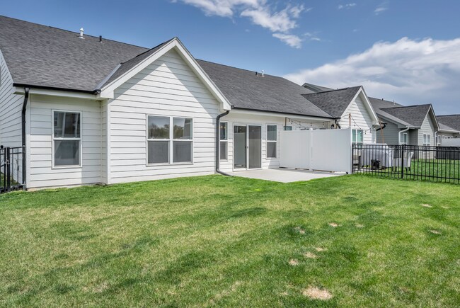 Building Photo - Modern Duplex with Spacious Design & Upsca...