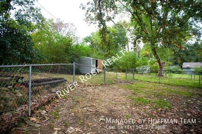 Building Photo - 4 N Meadowcliff Dr