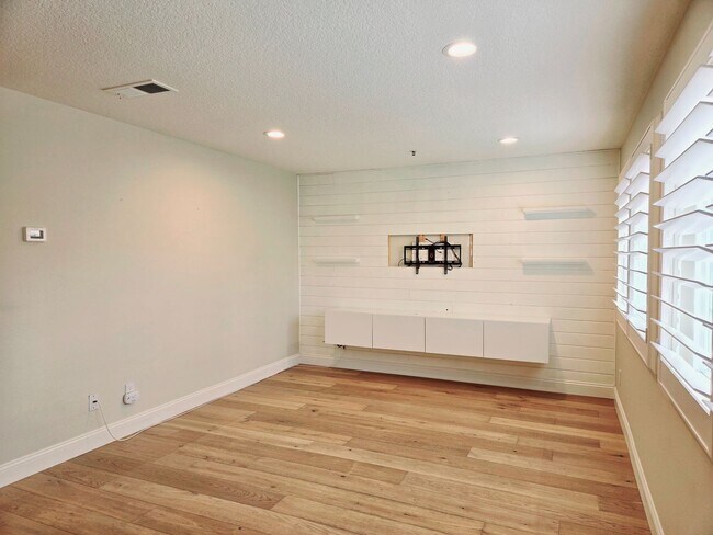 Building Photo - Explore the Allure of Coastal Living!