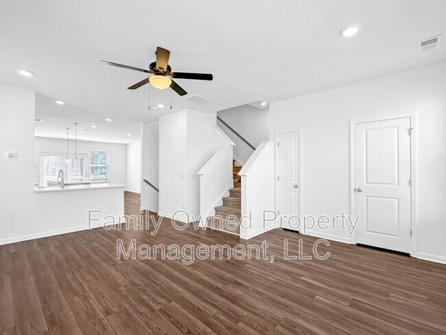 Building Photo - 162 Yorkshire Dr