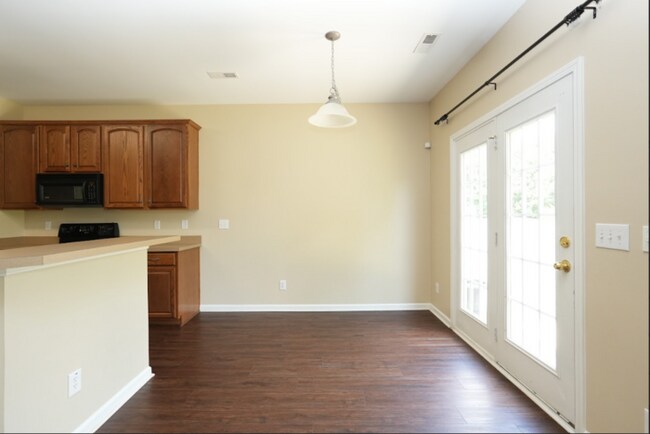 Building Photo - Charming 3-bedroom, 2-bath home