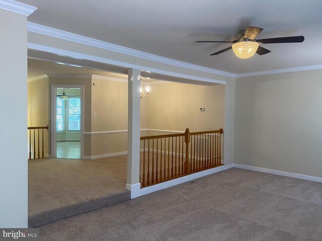 Building Photo - 5713 Wood Creek Ln