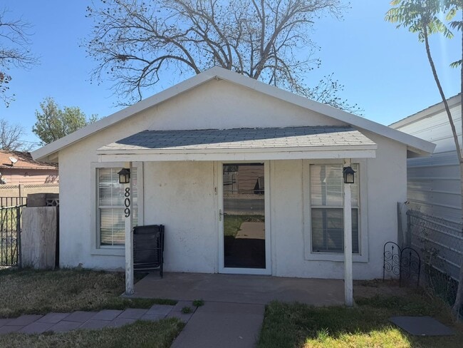 Building Photo - 809 1/2 N Pate