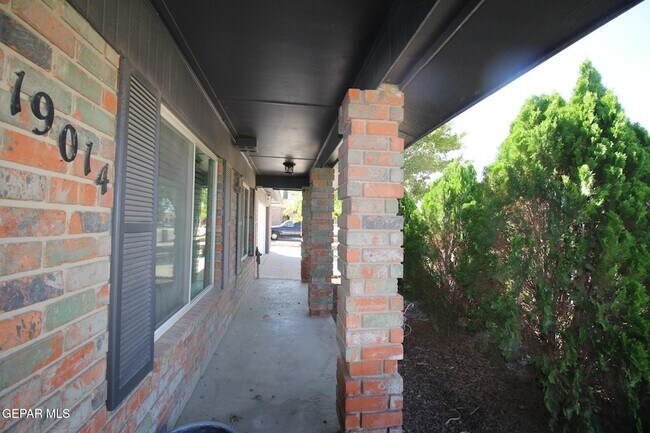 Building Photo - 19014 Armington Dr