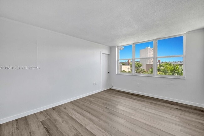 Building Photo - 1680 NE 191st St