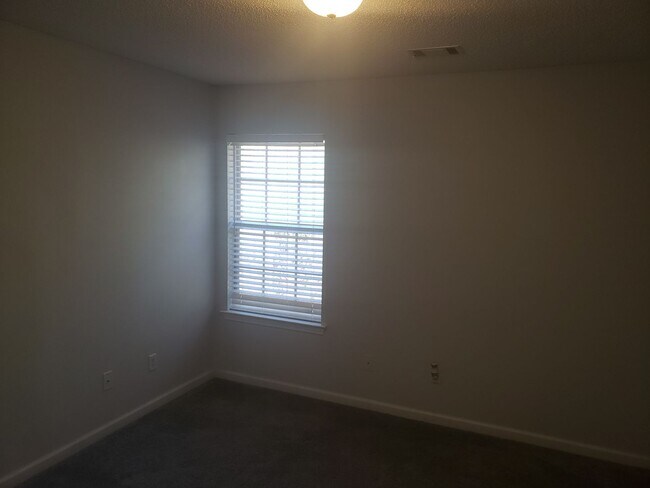 Building Photo - THE GOOD LIFE IN FAIRBURN