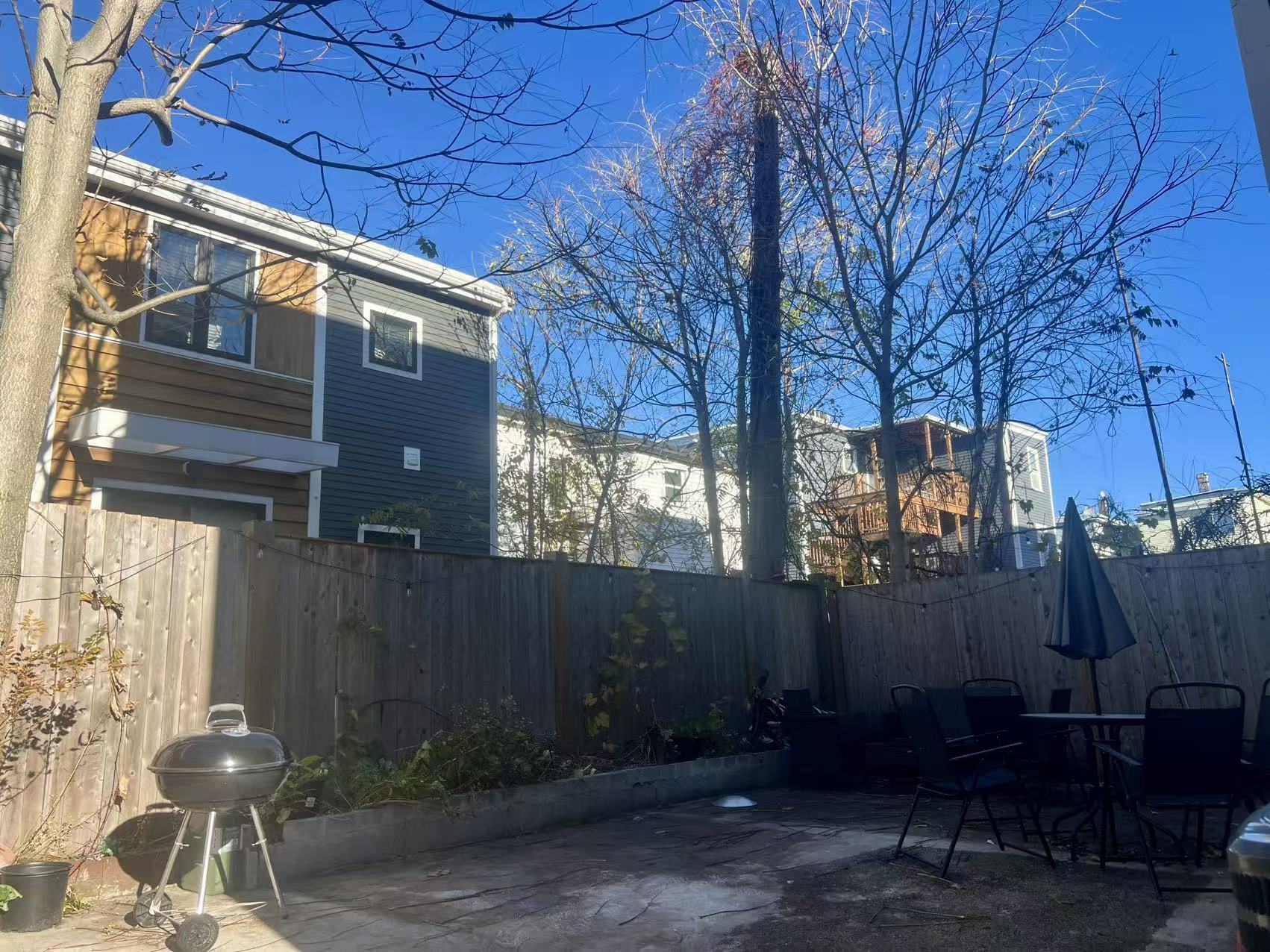 Building Photo - 19 Plymouth St