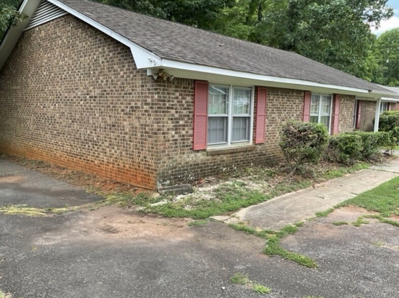 Building Photo - 103 Colebrook Ct