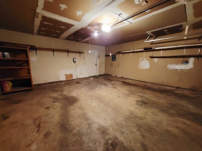 Building Photo - 4715 Cricklewood Ln