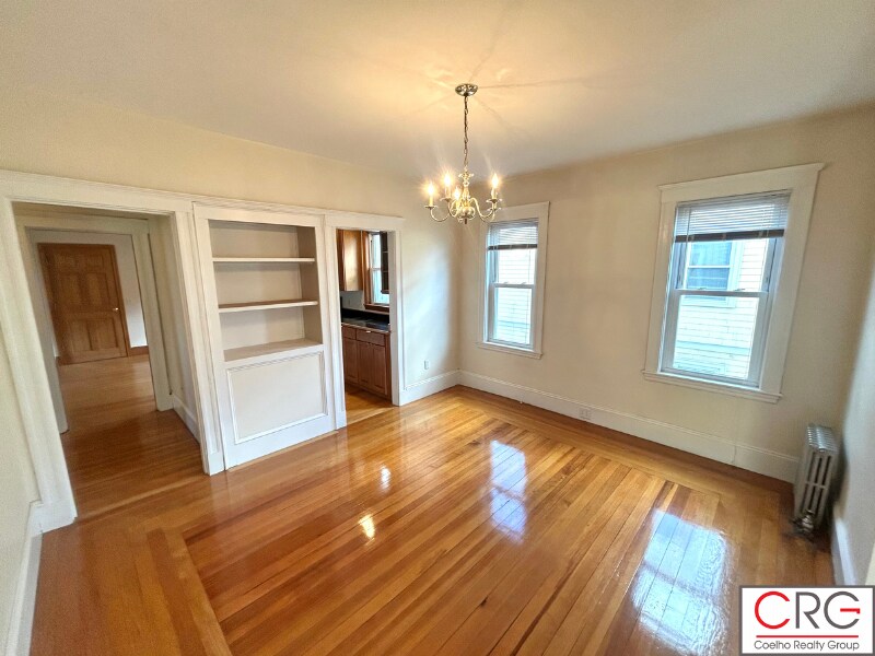 Building Photo - 18 Wellington Rd