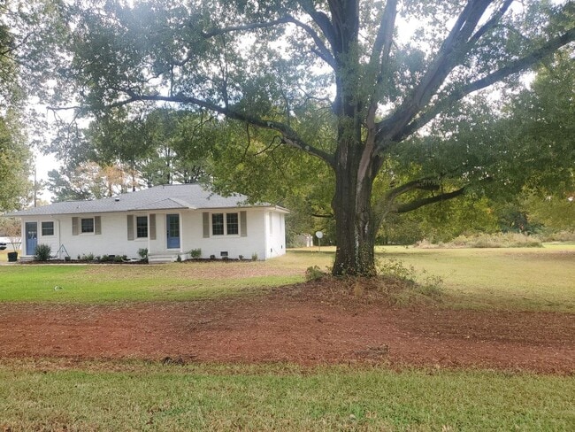 Primary Photo - Newly Renovated 3 bedroom Single Family Ho...