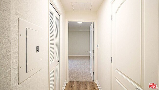 Building Photo - 629 Traction Ave