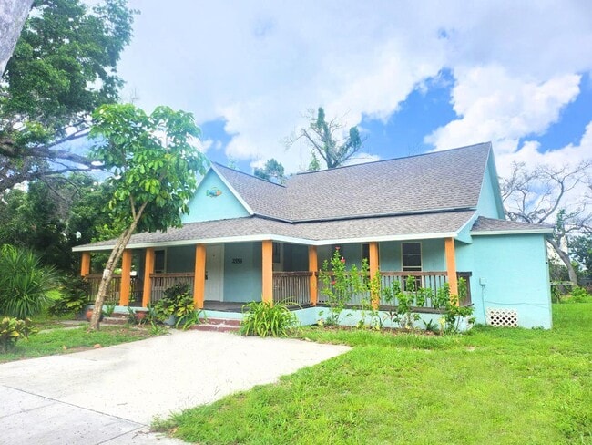 Building Photo - 2554 Third St. - 2554 Third St