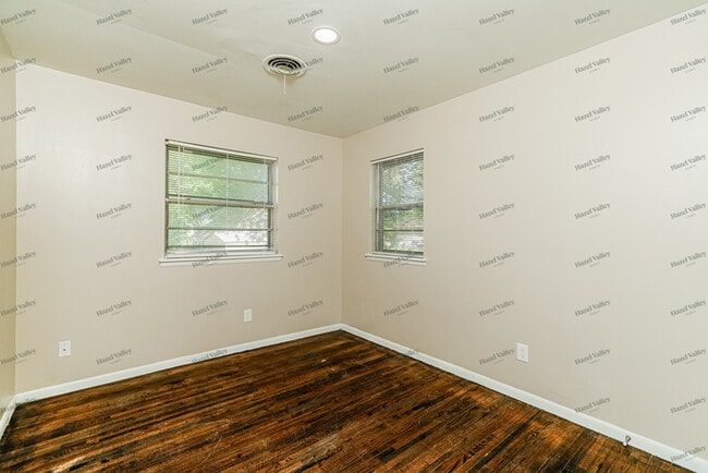 Building Photo - 5610 N Garrison Pl