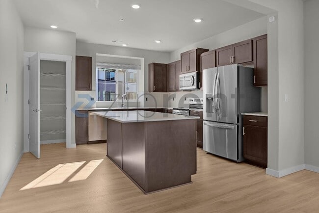 Building Photo - 1621 Seattle Hill Rd