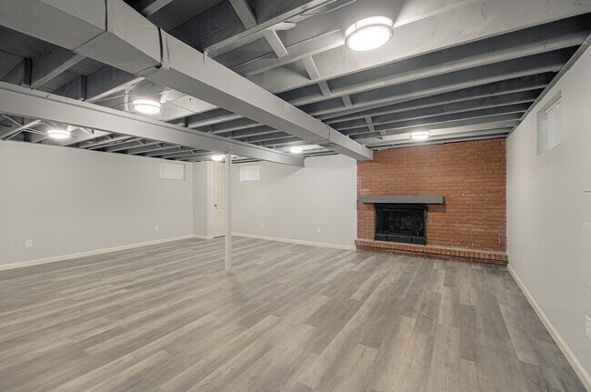 Building Photo - 4711 E 109 Terrace