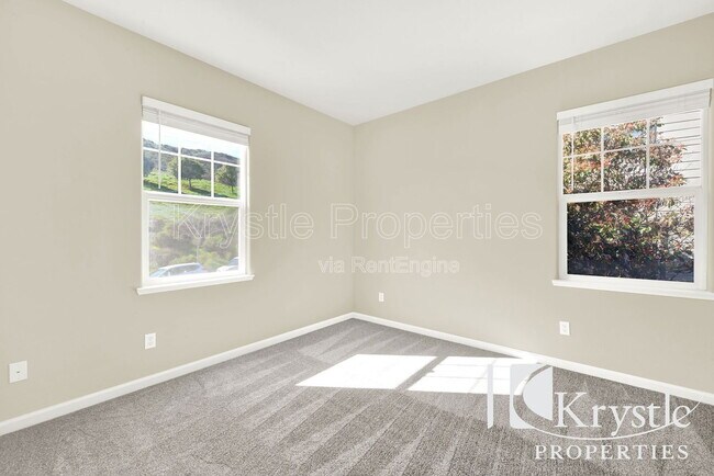 Building Photo - 8388 Bennington Ct