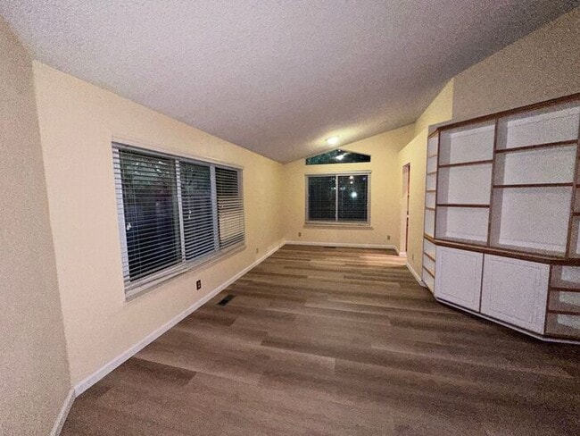 Building Photo - 1262 Valley Creek Rd