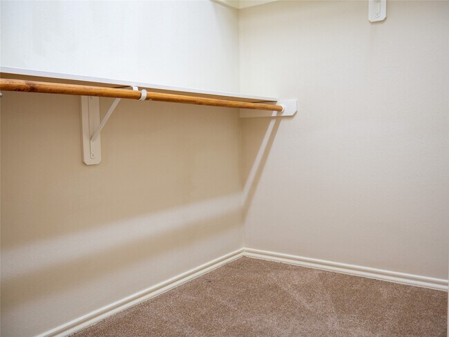 Building Photo - 47 Wickerdale Pl