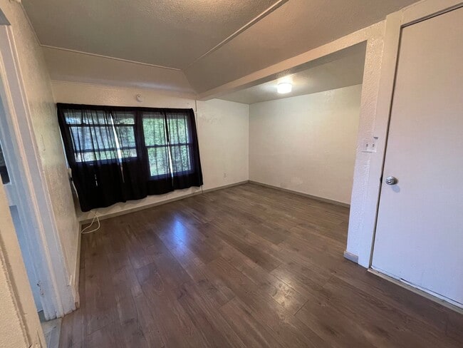 Building Photo - ALLS377