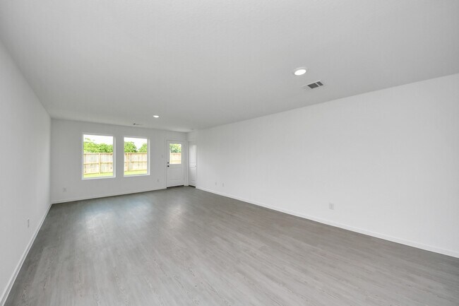 Building Photo - 27438 Sweetwater Bay Dr