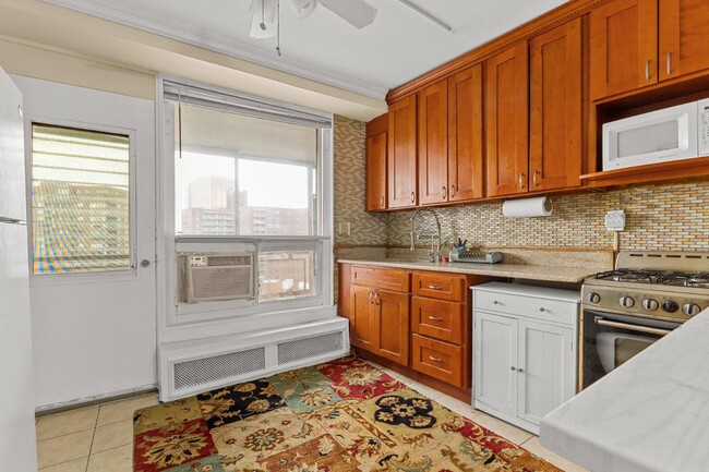 Building Photo - 61-15 98th St