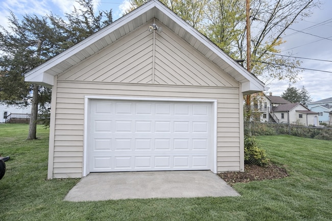 Building Photo - 3 Bedroom 1 Bath Single Family Home