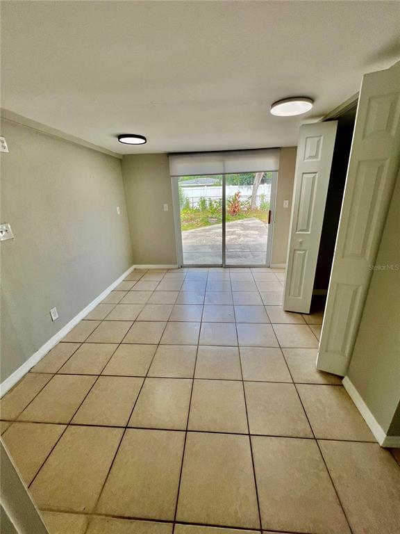 Building Photo - 7115 Orpine Dr N