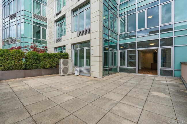 Building Photo - 3220 Arlington Ave