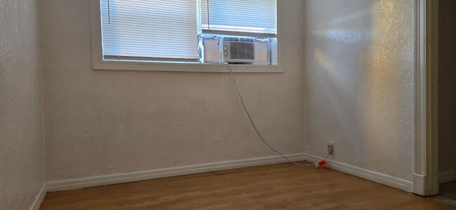 Building Photo - 112 Newton Rd