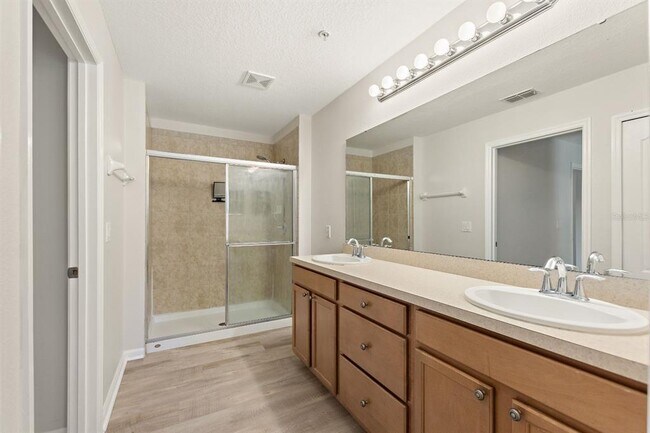 Building Photo - 1220 Priory Cir