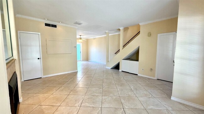Building Photo - 11710 Southlake Dr