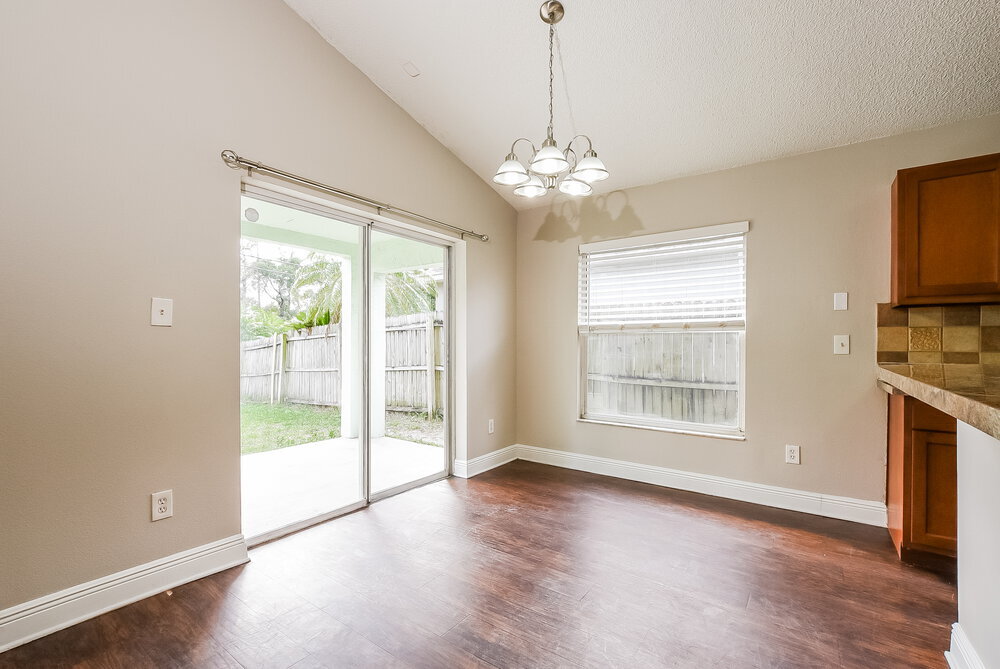 Building Photo - 948 Delfino Pl