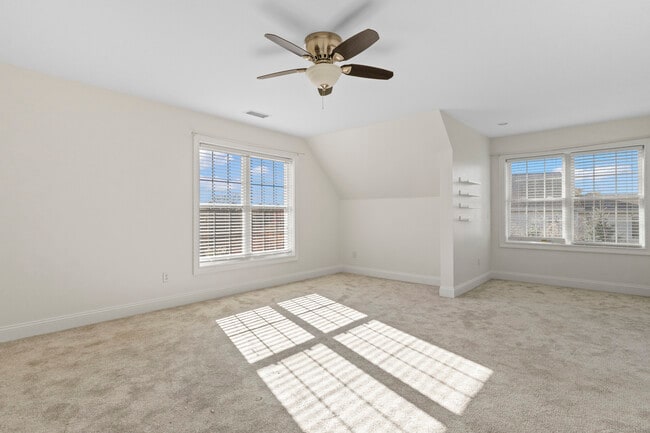 Building Photo - 5 Two Mile Hill Rd