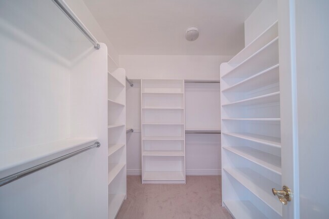 Building Photo - 1160 N Easley Canyon Rd