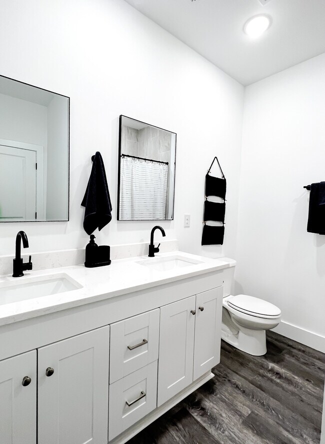 Building Photo - 126 Parris Bridge Rd