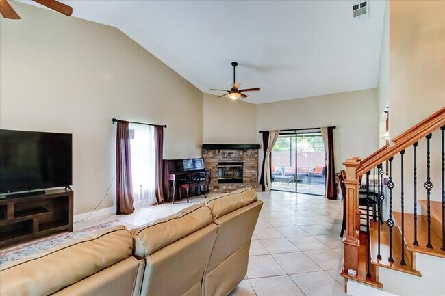 Building Photo - 848 Bucksaw Pl