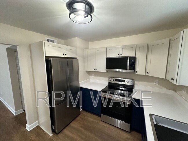 Building Photo - 741 Lunar Dr